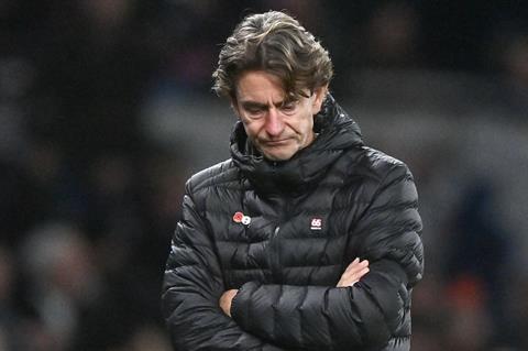 Thomas Frank lên tiếng sau khi bị học trò “phớt lờ”